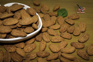 لوز مقشر C0004